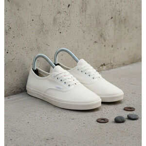 Vans Authentic Sneakers Unisex Mens 6 Women's 7.5 White Lace Up Low Top Shoes